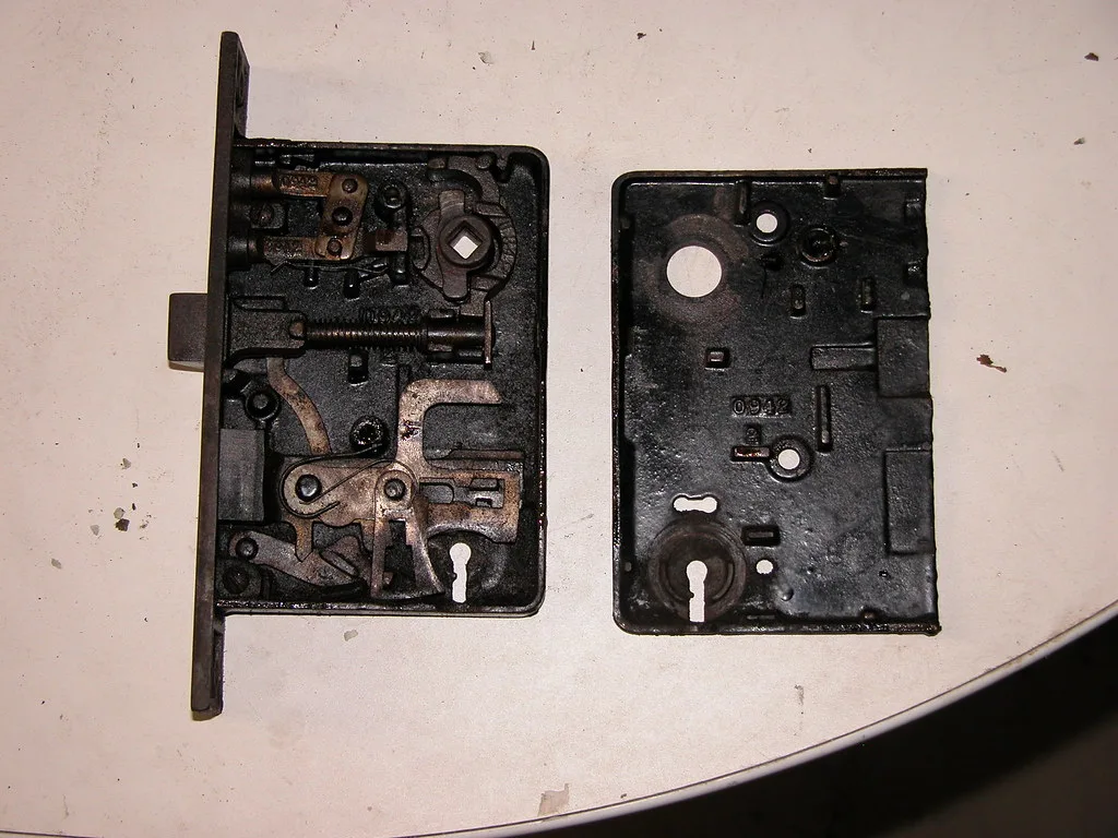 HEAVY DUTY Mortise lock M5823-B26 AB